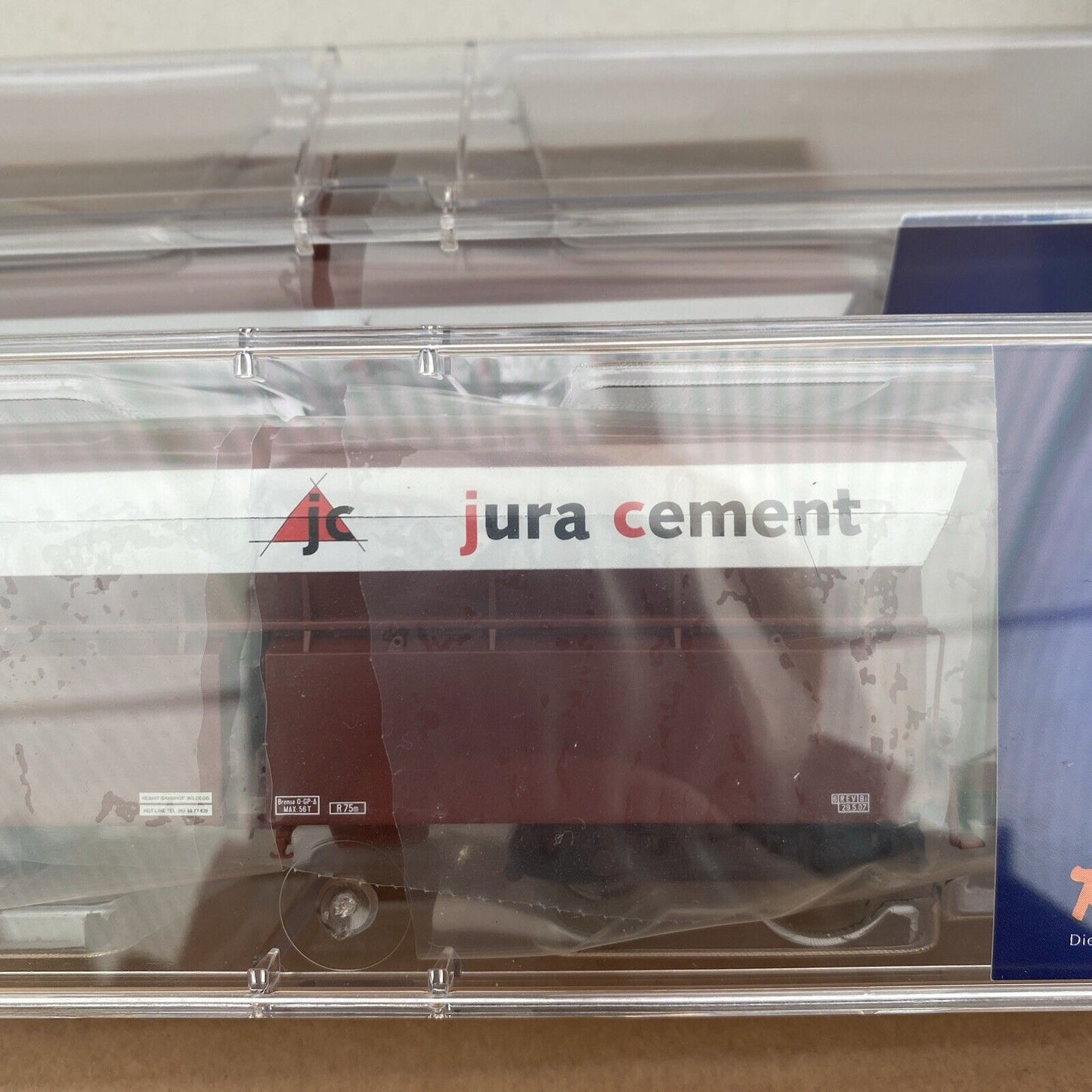 67023 Roco- 2-piece set of bulk wagons of the Jura Cement Fabriken AG