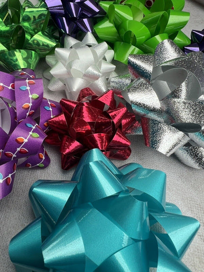 Kirkland Signature Christmas Gift Bows in Bright Colours - 50 Pack Costco