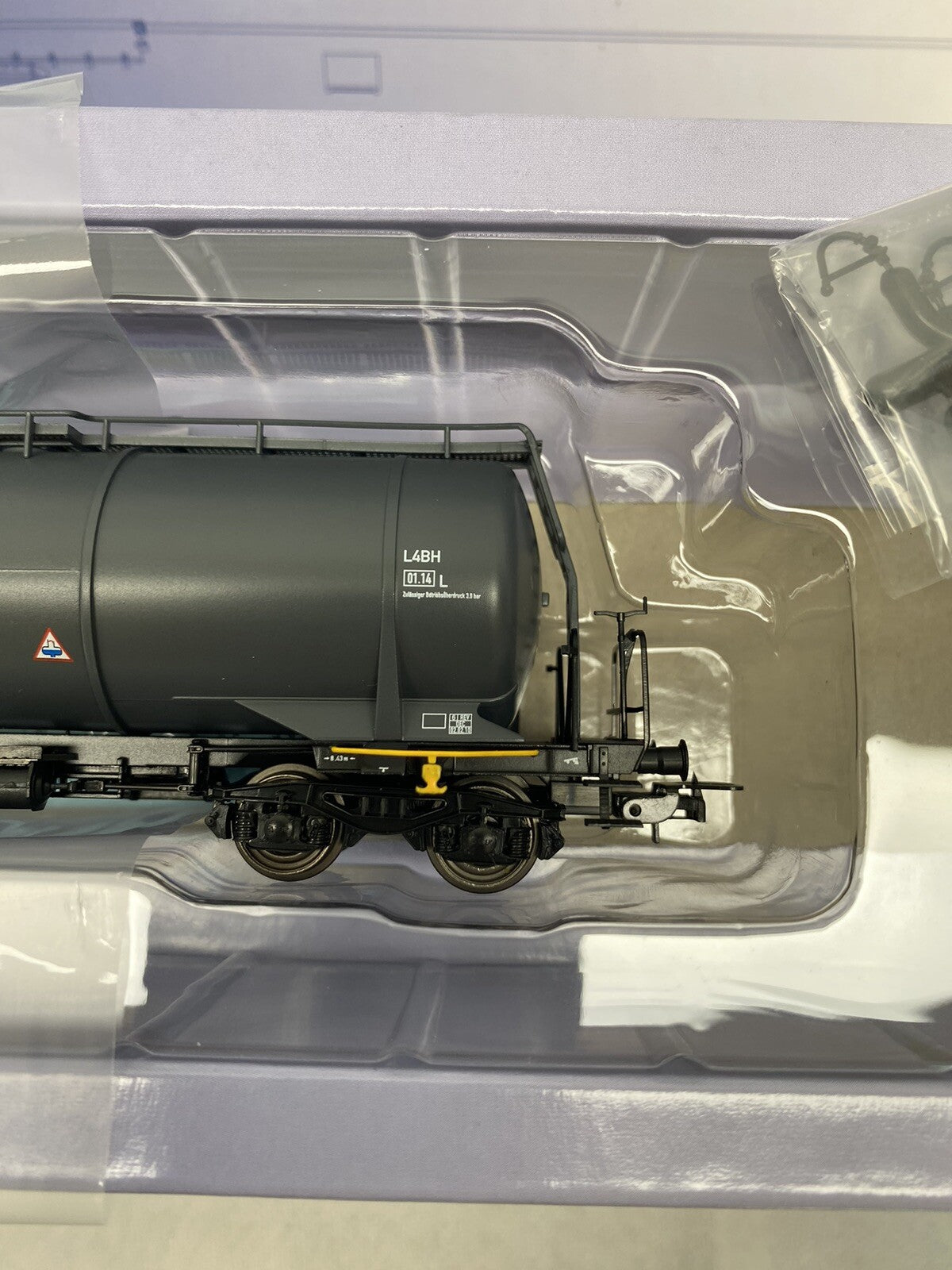 TILLIG 76564- Tank car GATX, HO gauge, Era VI