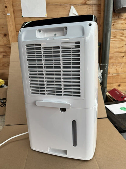 Wood's 25L Dehumidifier in White, MDK26 + Free Delivery VAT Cracked On Top