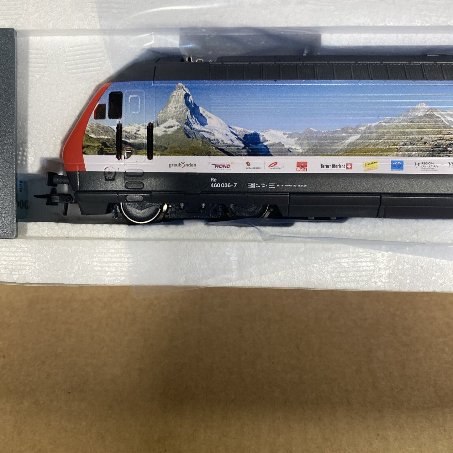 ROCO 62706- Electric locomotive series 460 "Switzerland" 460 036-7 SBB