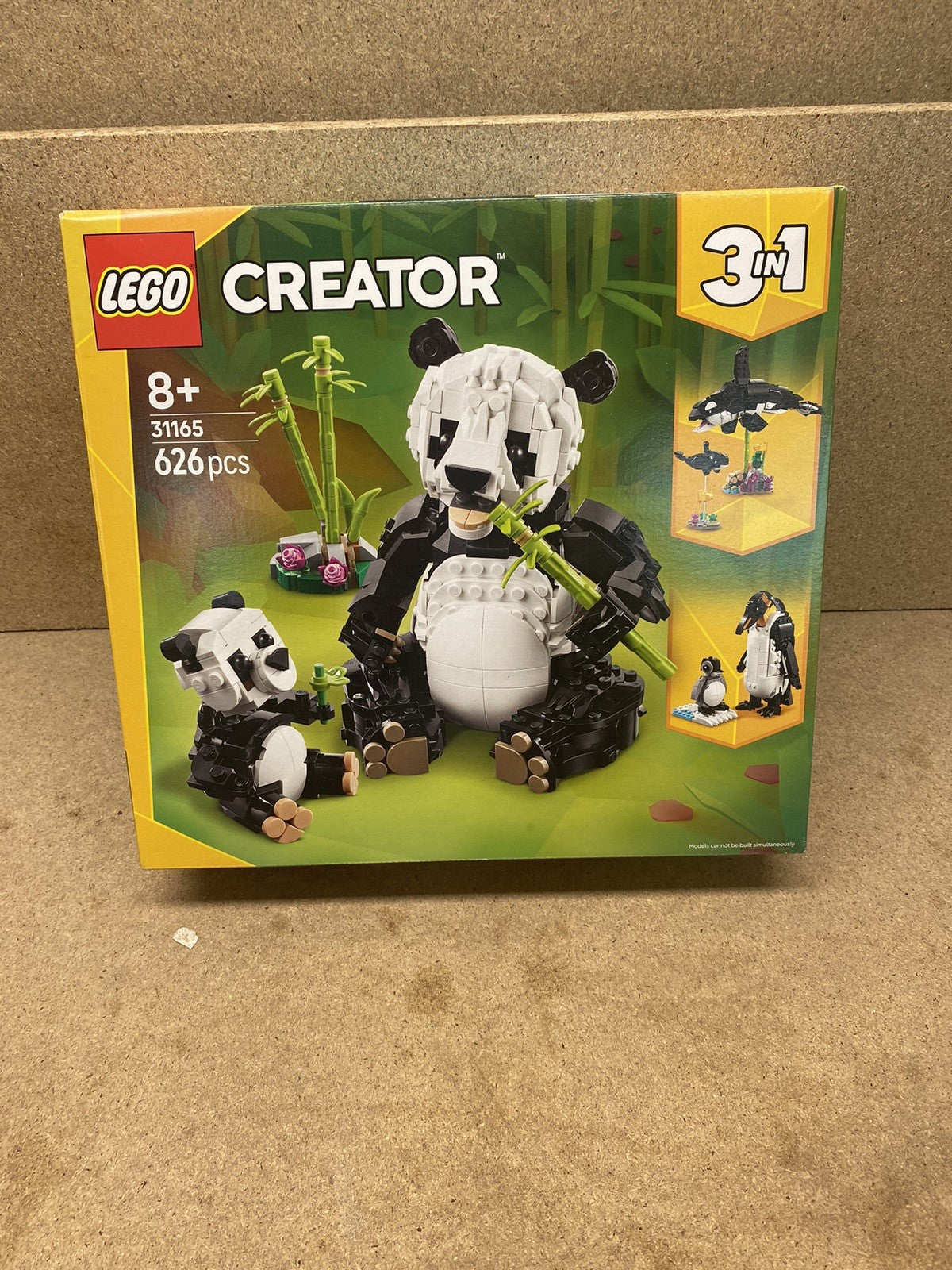 LEGO CREATOR: Wild Animals: Panda Family (31165)