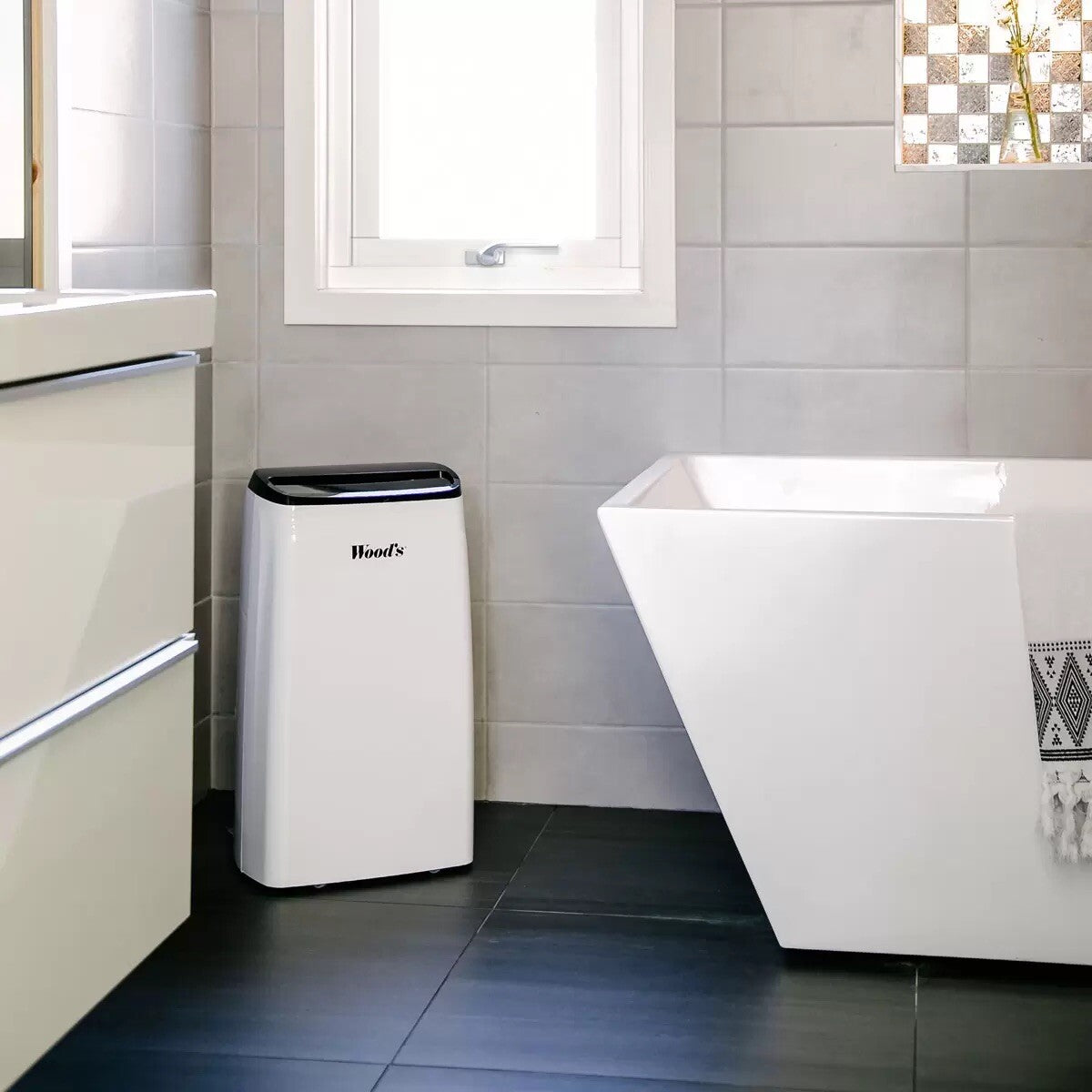 Dehumidifier Woods 25L White, MDK26 + Free Delivery VAT