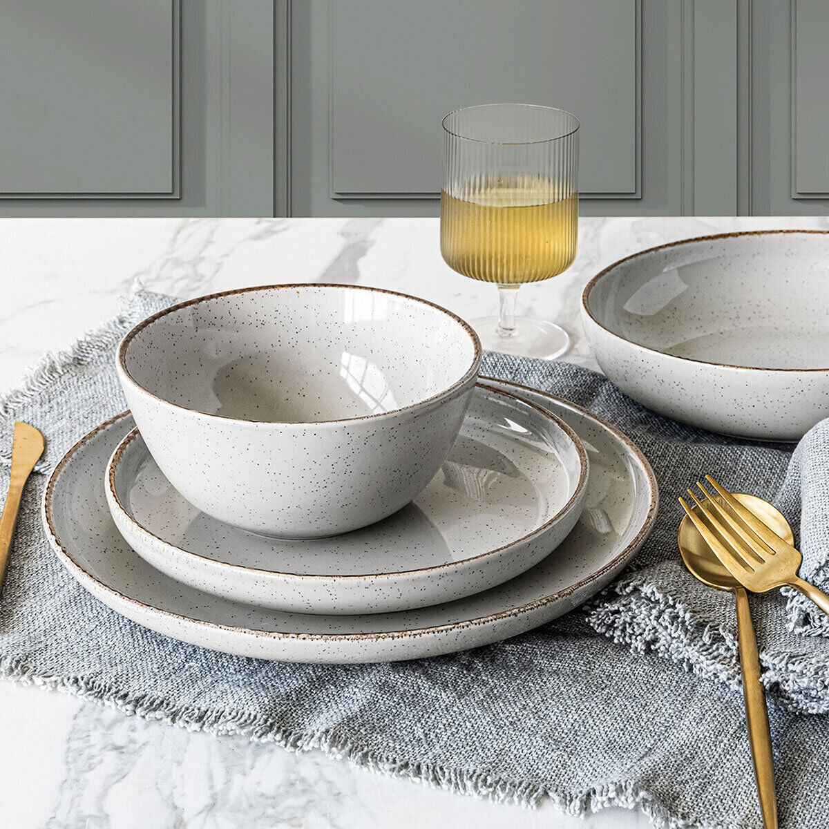 Over & Back Stoneware Dinnerware Set, 16 Piece in Grey