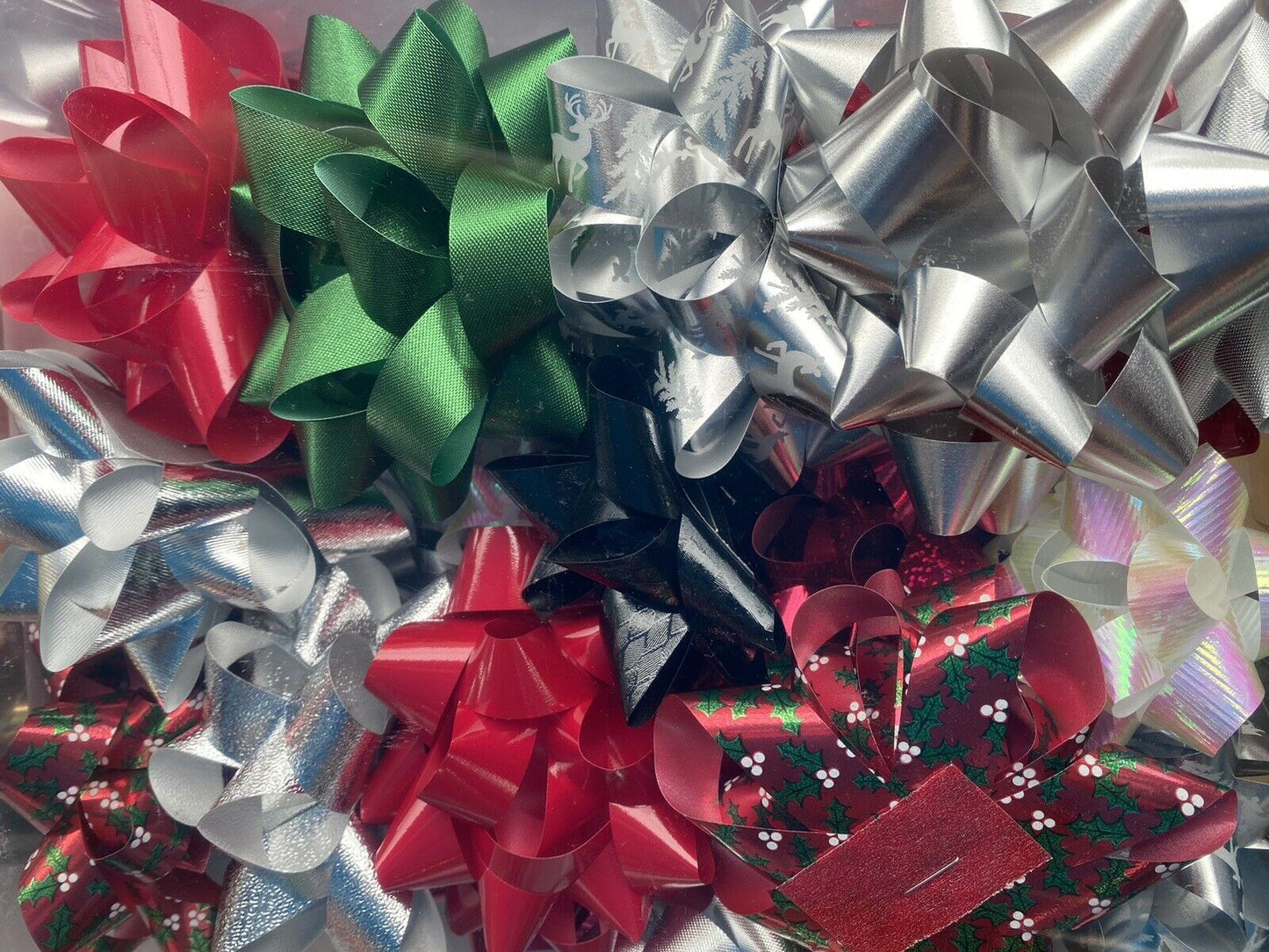 Costco Christmas Gift Bows in Traditional Colours - 50 Pack Kirkland Signature