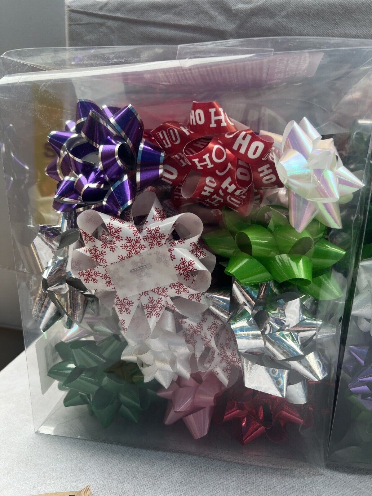 Kirkland Signature Christmas Gift Bows in Bright Colours - 50 Pack Costco