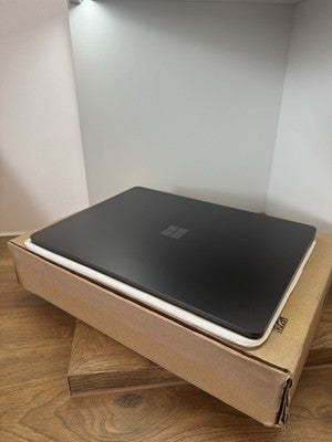 Microsoft Surface Laptop 7, Copilot+ PC, Snapdragon X Plus 16GB RAM, 1TB SSD VAT