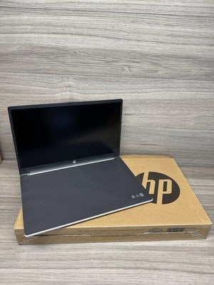 HP Laptop Pavilion SE i7-13 GEN , 16GB RAM, 512B SSD 15.6" Full HD Silver VAT