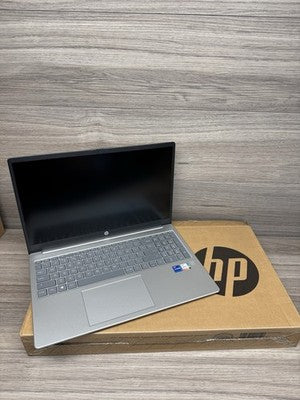 HP Laptop Pavilion SE i7-13 GEN , 16GB RAM, 512B SSD 15.6" Full HD Silver VAT