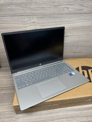 HP Laptop Pavilion SE i7-13 GEN , 16GB RAM, 512B SSD 15.6" Full HD Silver VAT