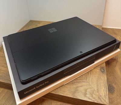 Microsoft Surface Pro Copilot+PC, X Plus, 16GB RAM, 1TB SSD, 13'' , 2 in 1 , VAT