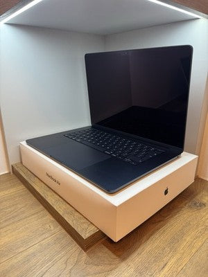 Apple MacBook  Air 2025, M4 Chip, 24GB RAM, 512GB SSD, 15 Inch in Midnight VAT