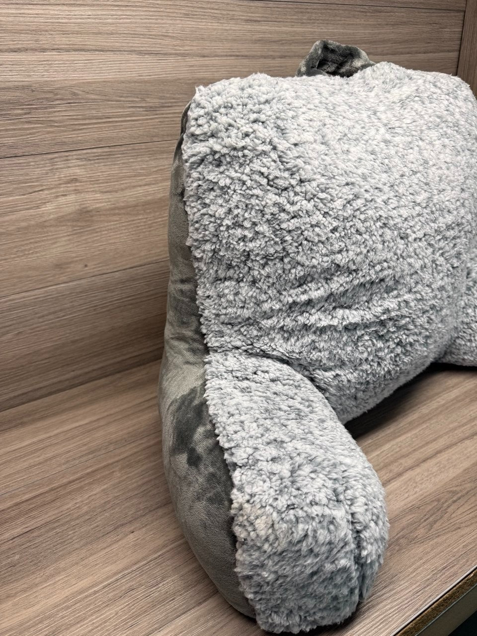 Sherpa Bed Rest Pillow 46 x 77 x 36 cm in Grey Supersoft fluffy with arms