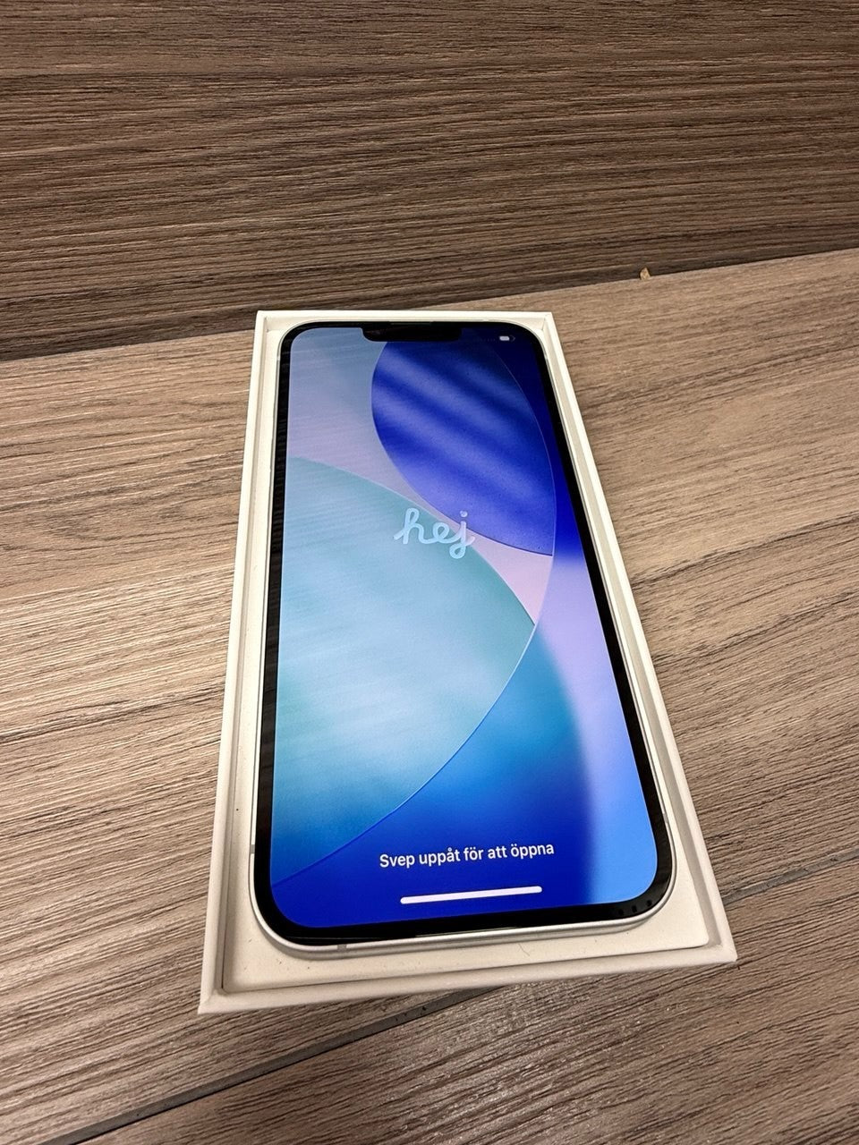 Apple iPhone 16e 128GB Sim Free Mobile Phone in White, MD1R4QN/A 41 cycles