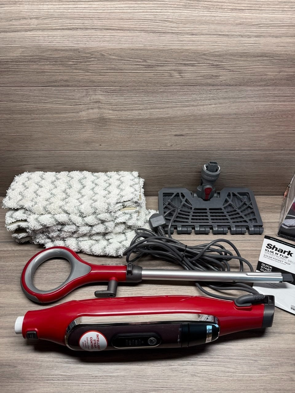 Shark Steam Mop Klik N’ Flip Smartonic Deluxe with 6 Dirt Grip Pads  * Used