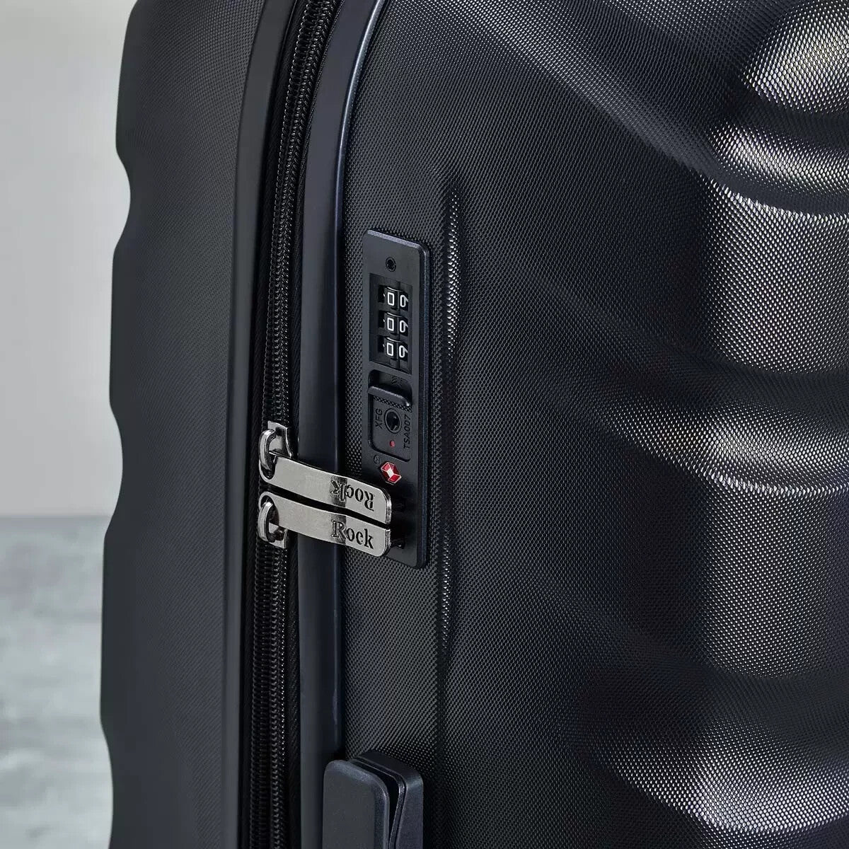 Rock Bali 3 Piece Hardside Luggage Set in Black NEW