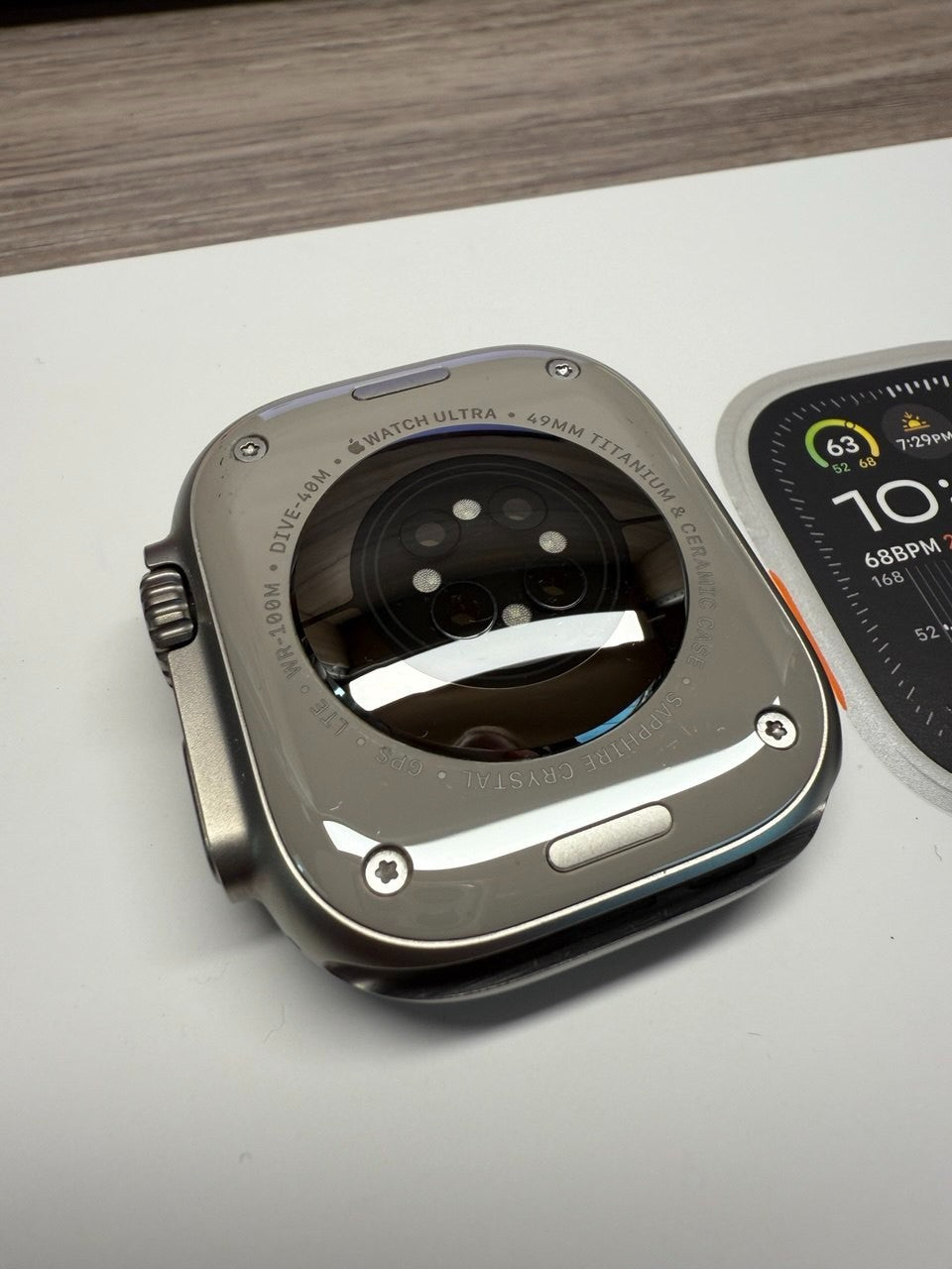 Apple Watch Ultra 2 GPS + Cellular 49mm Natural Titanium Milanese Loop -Small