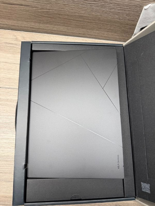 ASUS Zenbook, AMD Ryzen AI 7 16GB RAM 1TB SSD, 14 In OLED Laptop UM3406KA-PP005W