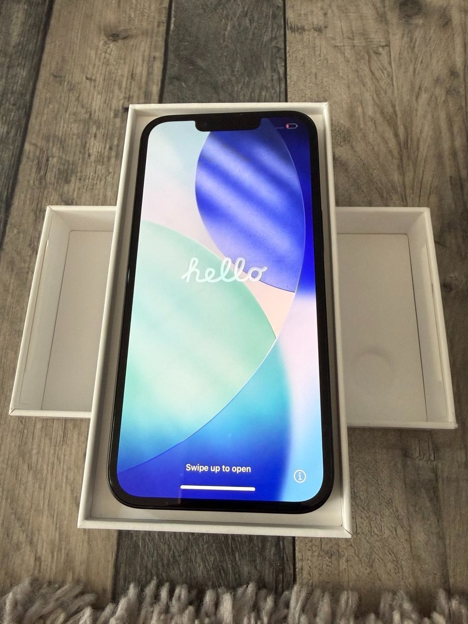 Apple iPhone 16e 256GB Sim Free Mobile Phone in Black, MD1T4QN/A - 82 Cycles