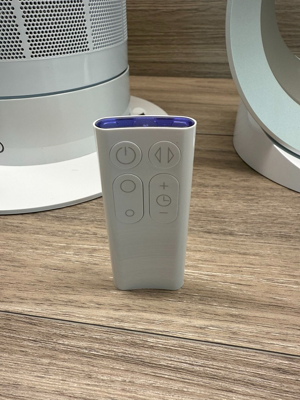 Dyson AM07 Tower Fan - White/Silver | 10 Speed | **U 1