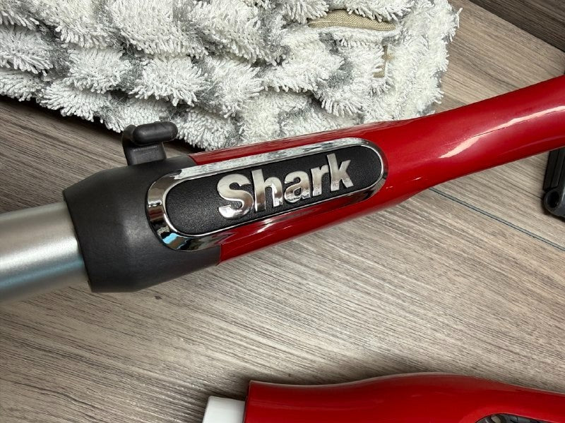 Shark Steam Mop Klik N’ Flip Smartonic Deluxe with 6 Dirt Grip Pads  * Used