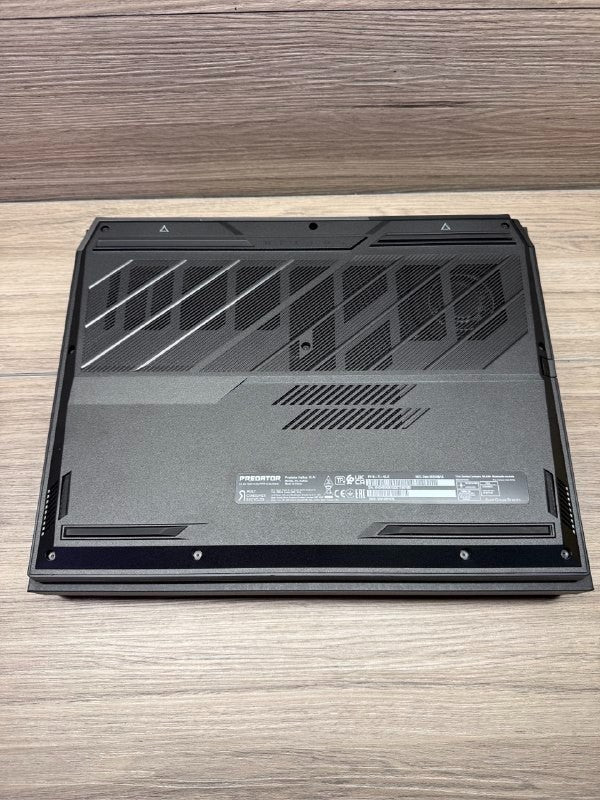 Acer Predator Helios 16 AI Ultra 9 64GB RAM 1TB SSD RTX 5090 Gaming NH.QW0EK.001