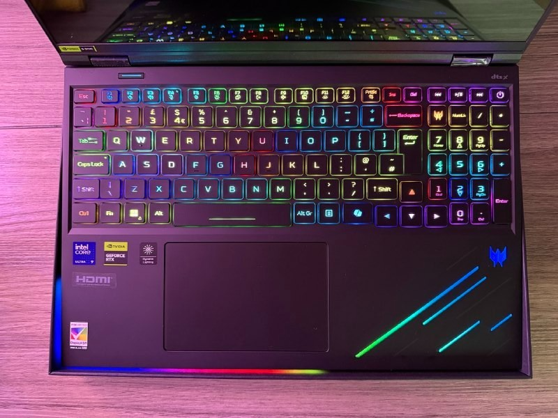 Acer Predator Helios 16 AI Ultra 9 64GB RAM 1TB SSD RTX 5090 Gaming NH.QW0EK.001