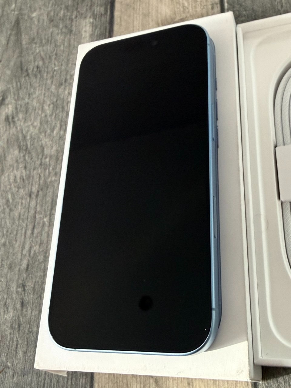 Apple iPhone 17 256GB Sim Free Mobile Phone in Mist Blue, MG6L4QN/A Never used