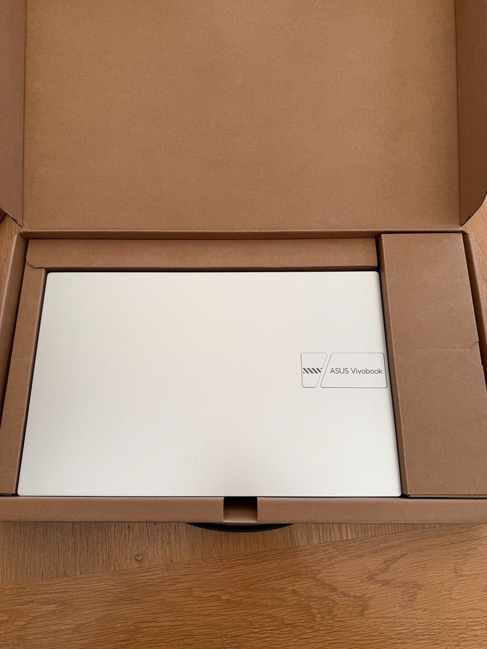 ASUS Vivobook, Core i5, 16GB RAM, 1TB SSD, 15.6 Inch OLED Laptop, X1505VA-MA577W