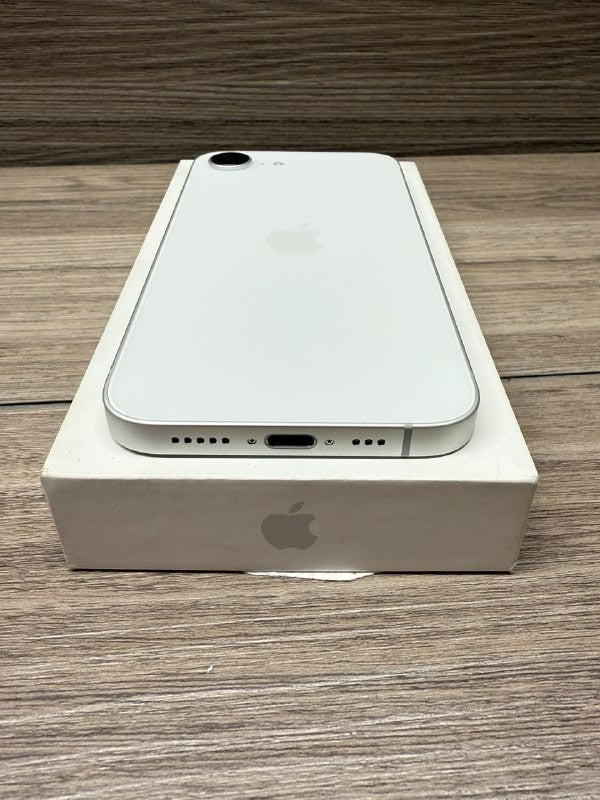 Apple iPhone 16e 128GB Sim Free Mobile Phone in White, MD1R4QN/A 41 cycles