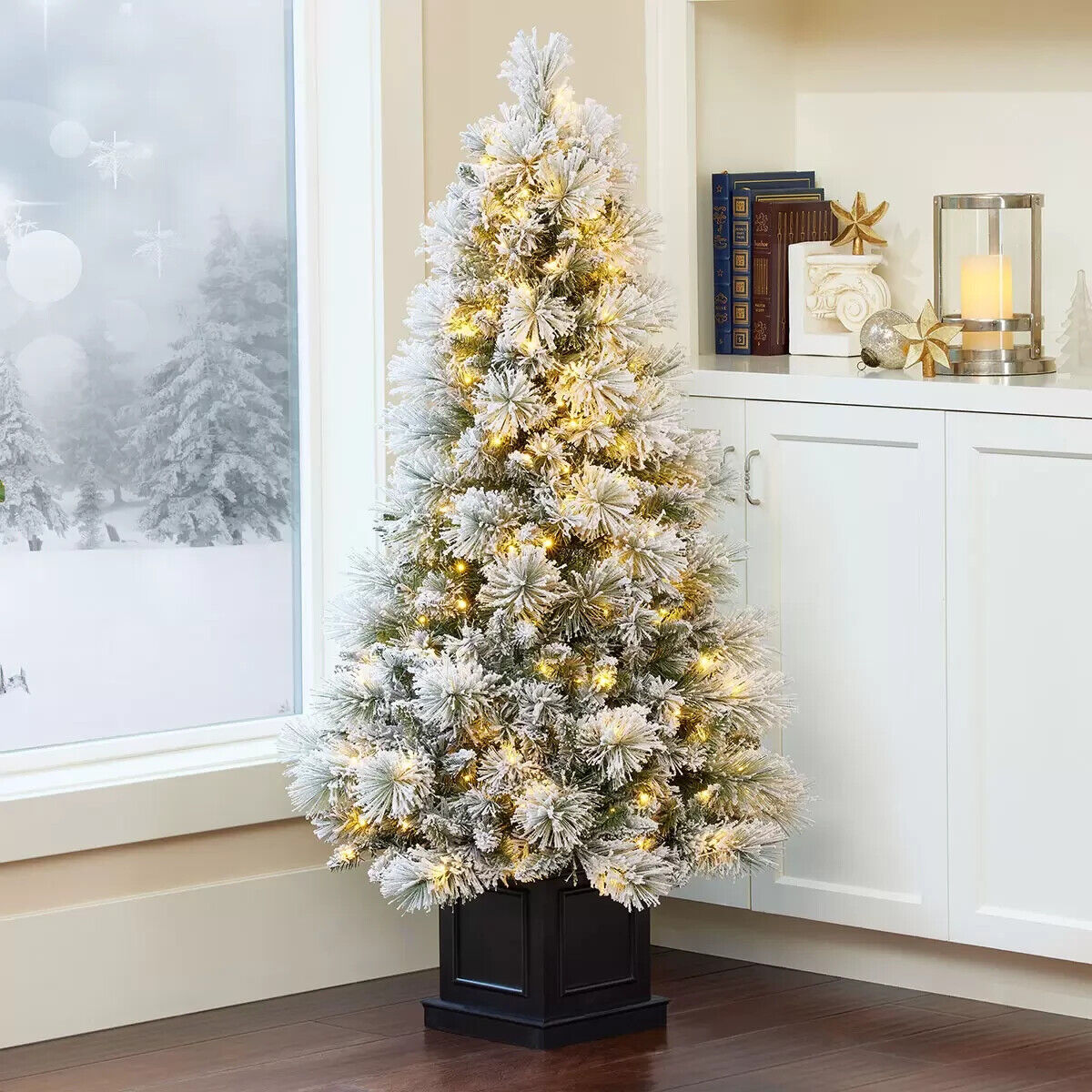 Costco 4ft 6 Inches (1.3m) Pre-Lit Glitter Flocked Potted Tree Snowy