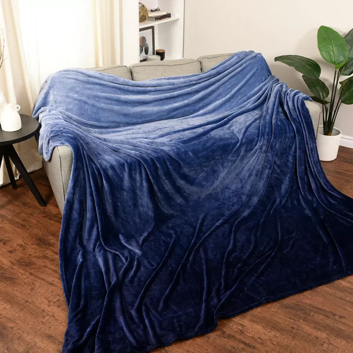 Life Comfort Oversized Family Blanket 304 x 279 cm, in Blue 10 foot wide HUGE