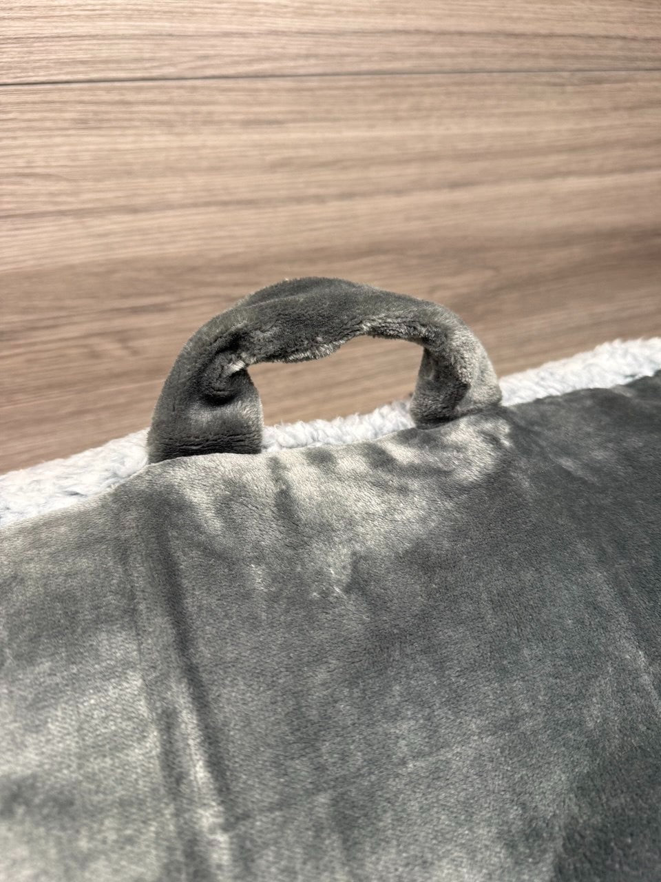 Sherpa Bed Rest Pillow 46 x 77 x 36 cm in Grey Supersoft fluffy with arms