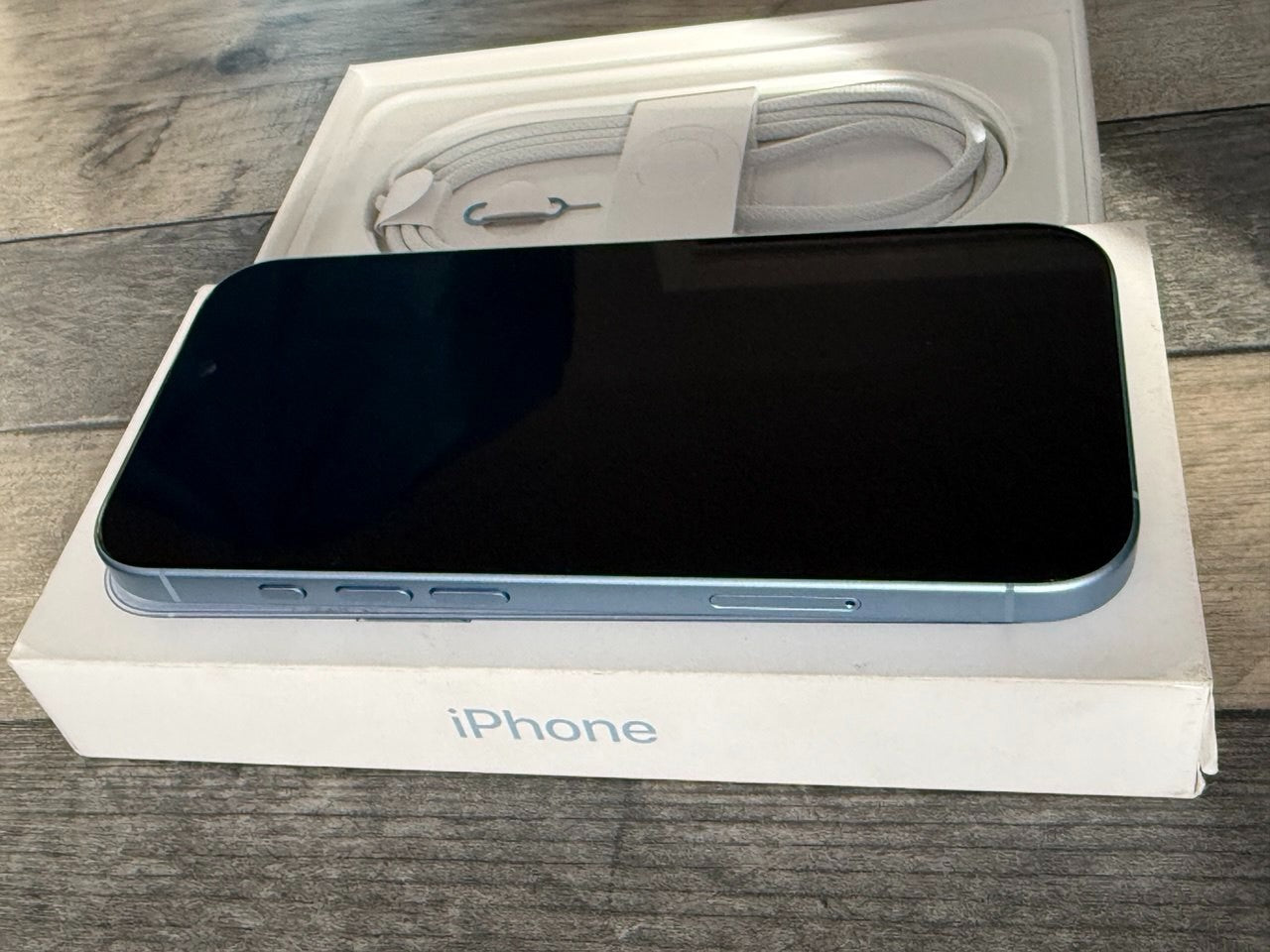 Apple iPhone 17 256GB Sim Free Mobile Phone in Mist Blue, MG6L4QN/A Never used