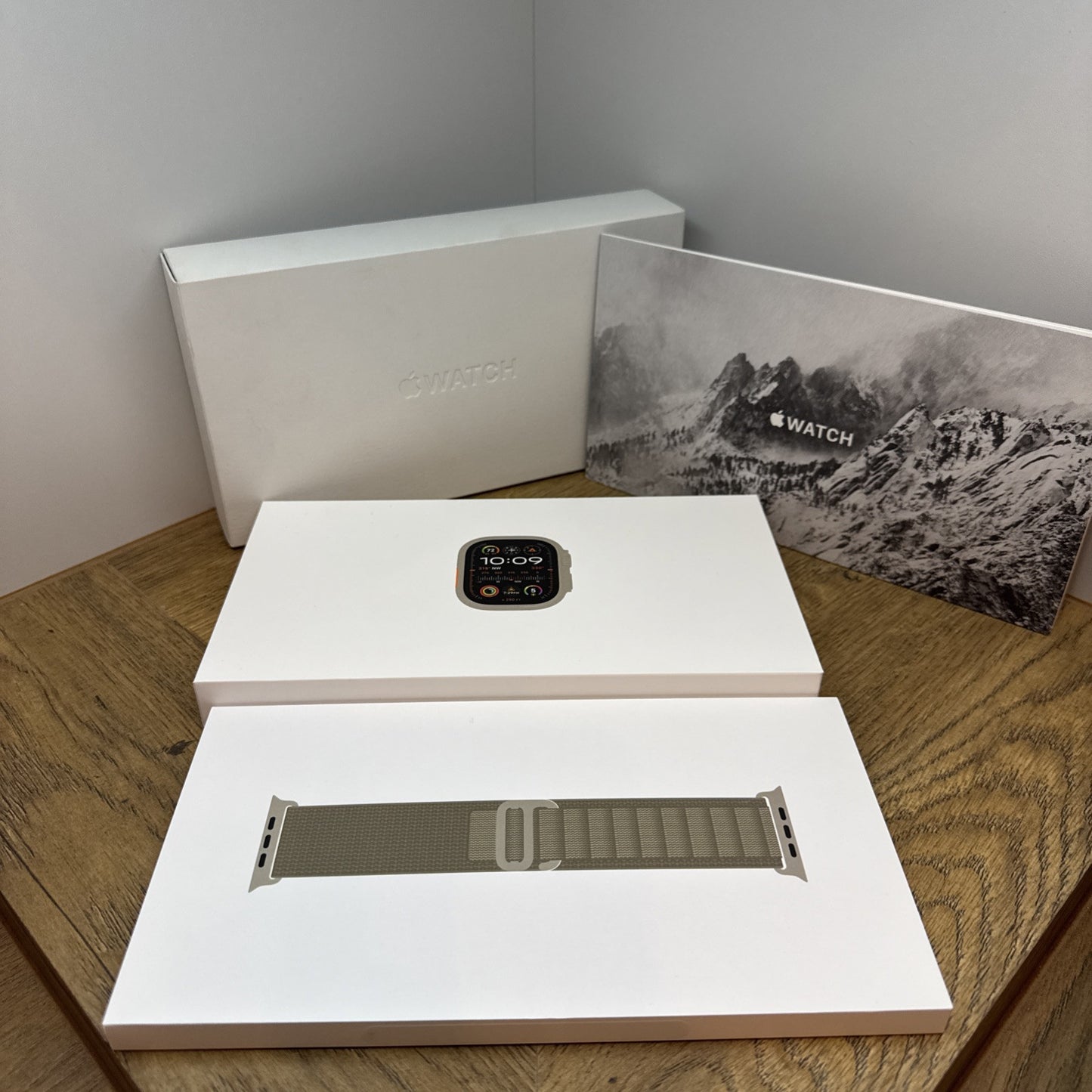 Apple Watch Ultra 2 Cellular 49mm Titanium Case- Smartwatch -  Warranty 12/2025