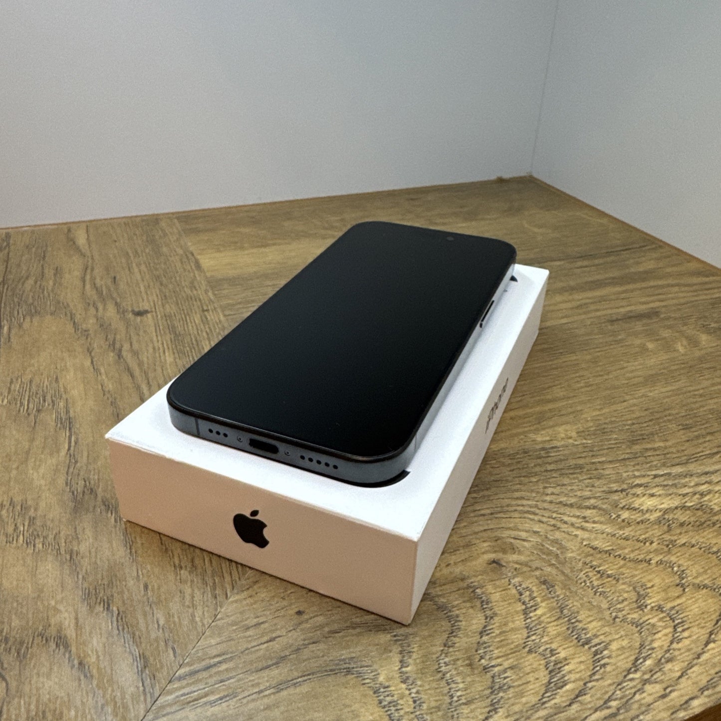 Apple iPhone 15 PRO 128GB BLACK TITANIUM NEW UNLOCKED Apple Warranty VAT